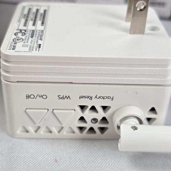 NETGEAR AC1200 Wi-Fi Range Extender EX6120 *3 TOTAL*USED*‎ - Picture 8 of 10